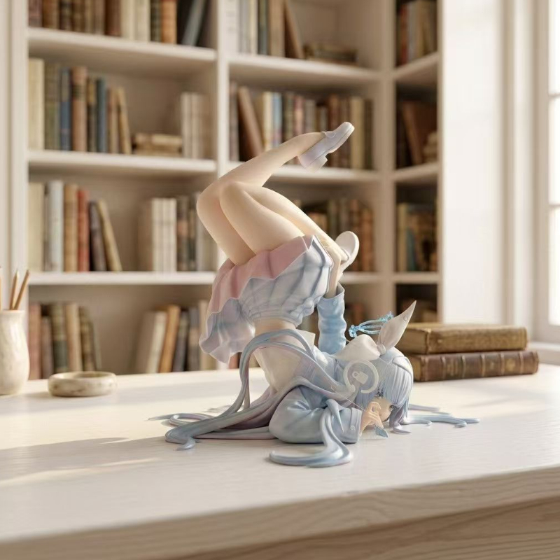Figurine de fille mignonne et  - Desk Setup With Tv avis et prix